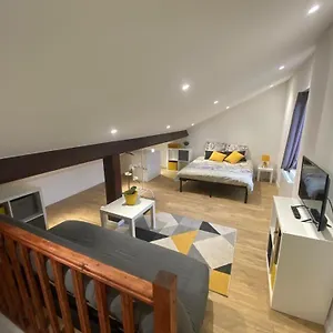 https://t2-rue-claude-genin-grenoble.hotels-rhonealpes.com