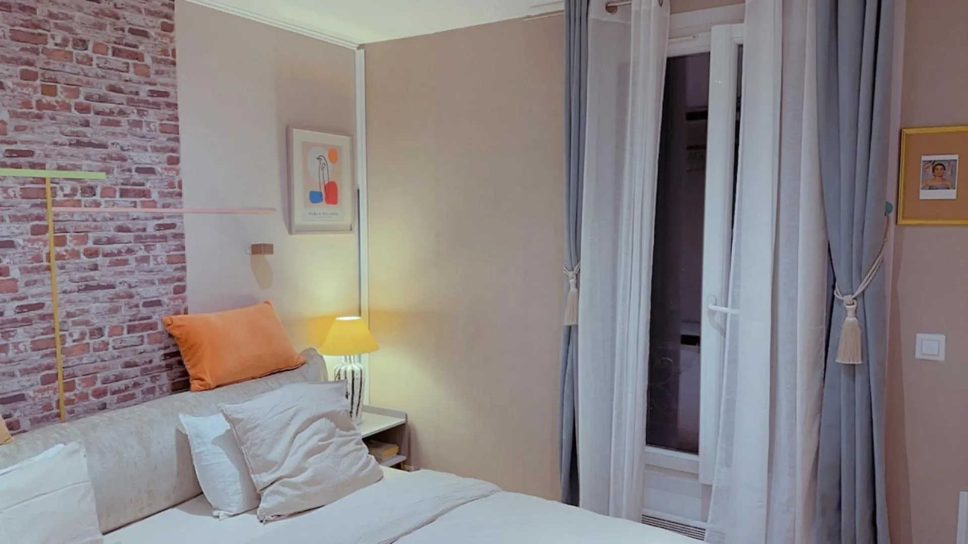 Cozy Paris Apartment